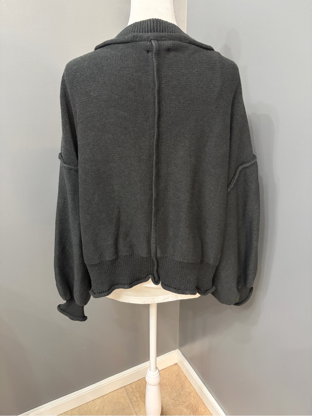 POL Charcoal 100% Cotton Knit V-Neck Pullover Sweater Balloon Sleeve Relaxed M - Picture 4 of 16